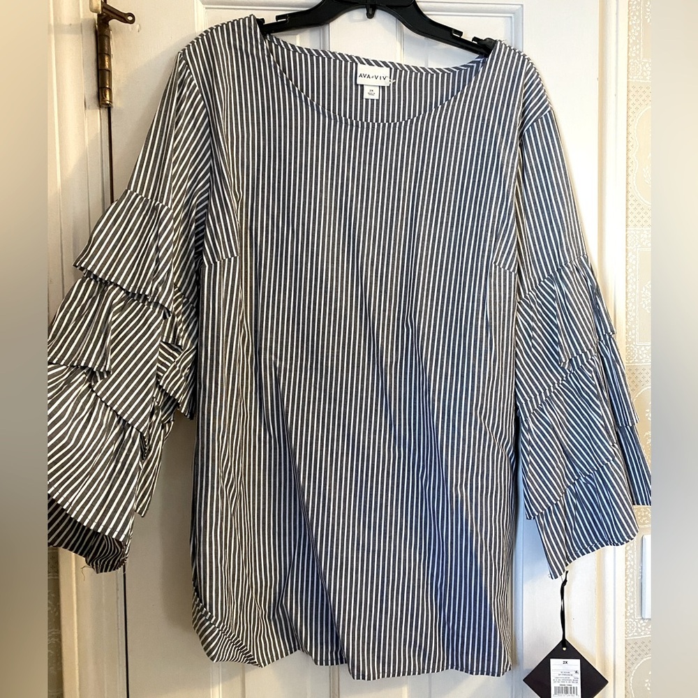 Ava & Viv Gray Striped Ruffle Sleeve Blouse